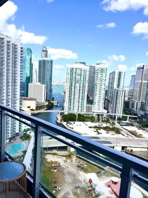 Photo - 90 SW 3rd St Unidad 3112