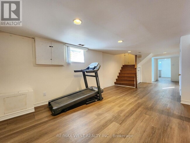 Photo - 105 Crocus Dr
