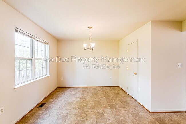 Photo - 219 Merrill Ct