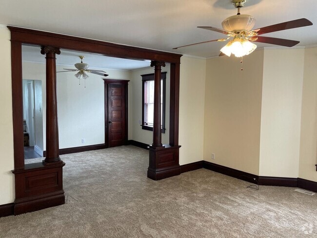 Building Photo - 2108 2nd Ave N Unit = #1 Rental