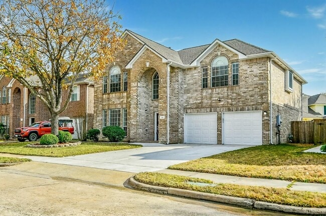 Photo - 815 Robins Way