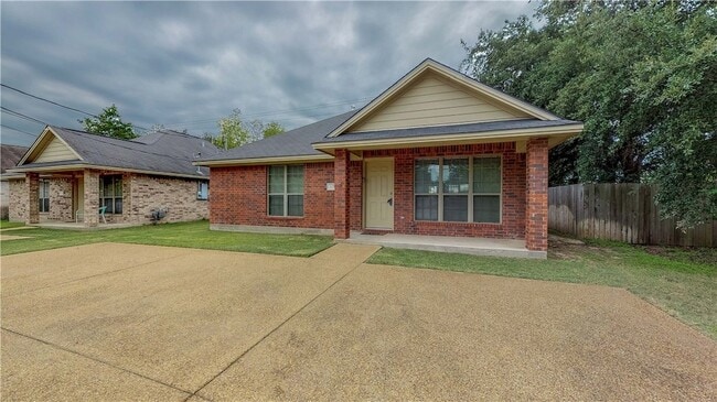 Photo - 115 Richards St