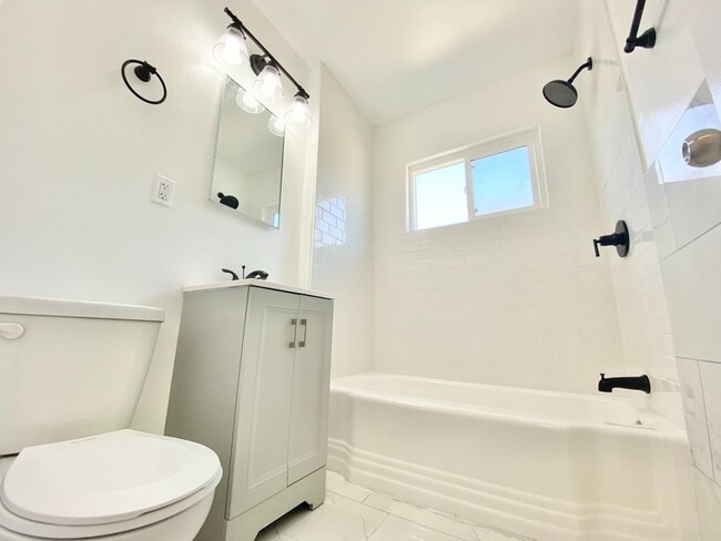 Photo - 917 N Hudson Ave Unidad 7