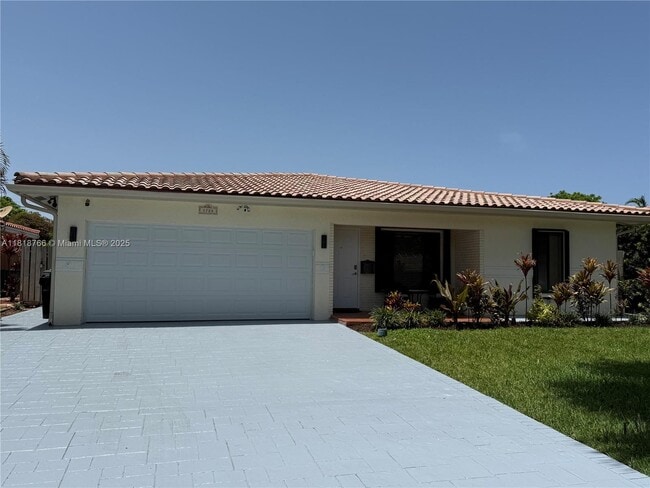 Photo - 1721 NE 48th Ct