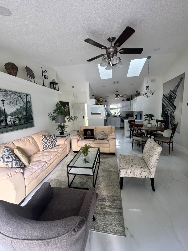 Photo - 949 Cinnamon Ct