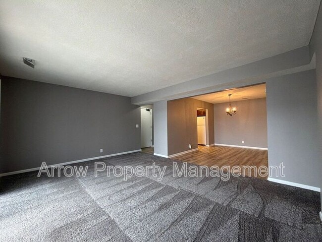 Photo - 3831 S 46th St Unit 8