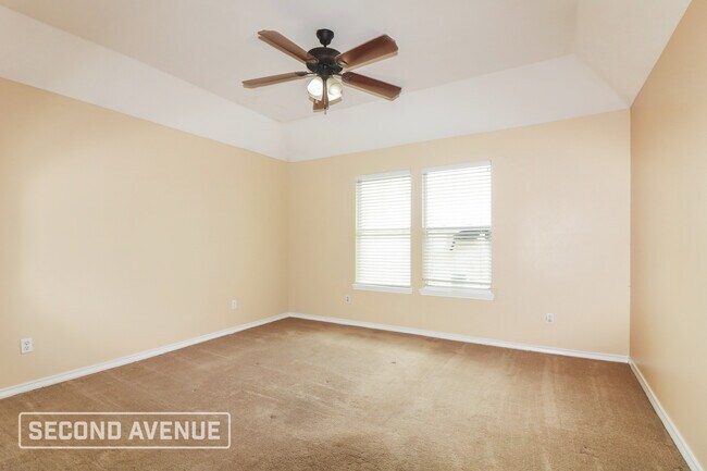 Photo - 5945 Sutherland Dr
