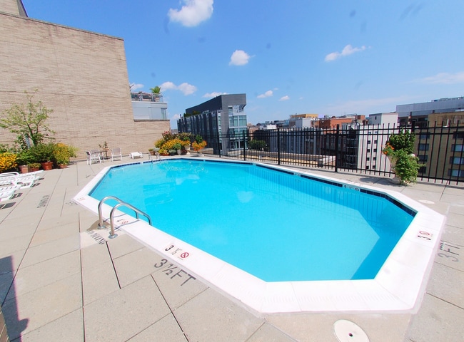 Photo - 2201 L St NW Unidad 516