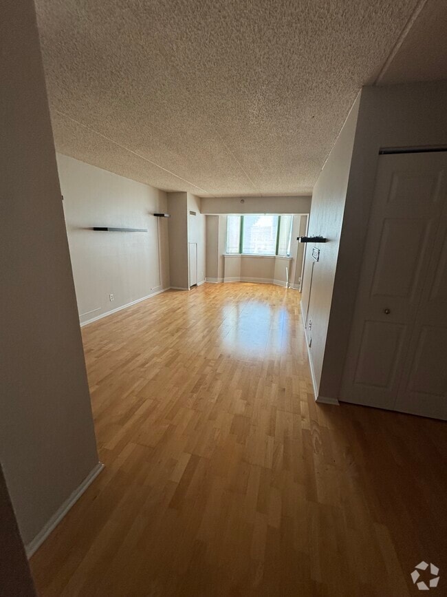 Building Photo - 270 E Highland Ave Unit 442 Rental