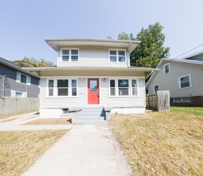 Building Photo - Updated 3 Bedroom 1,800 SQFT Home for Rent