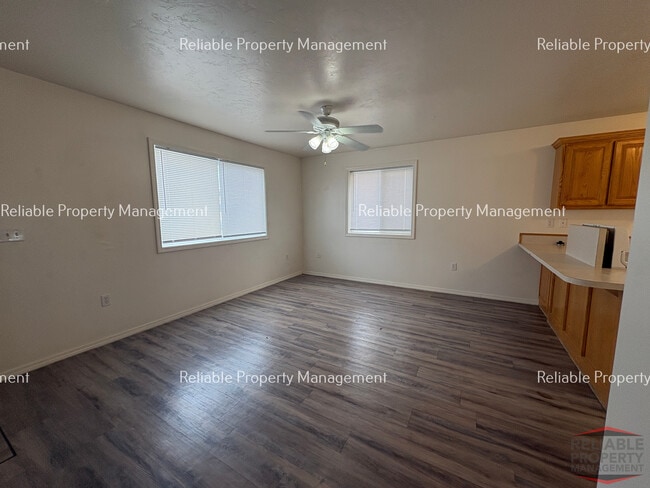 Photo - 230 W Anderson St Unidad 2