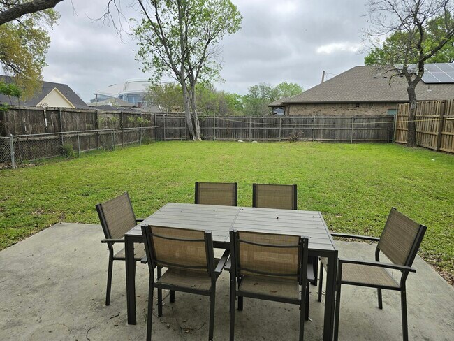 Photo - 711 Truman St