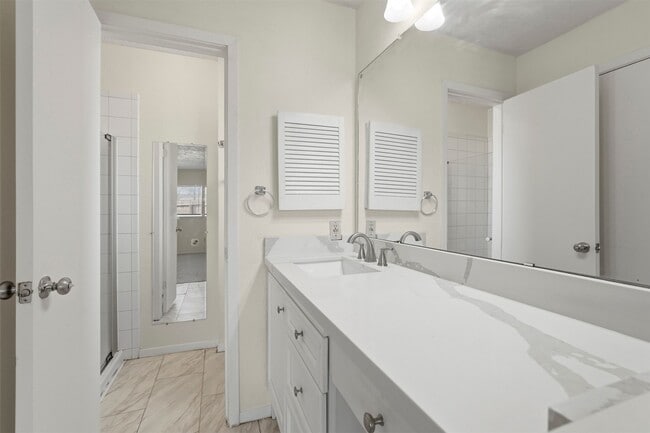 Building Photo - 1418 Crawley Ct