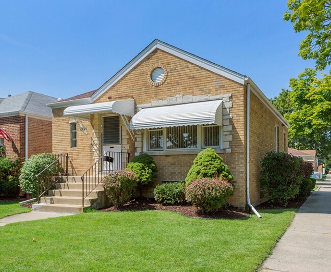 Building Photo - 2300 Burr Oak Ave Rental