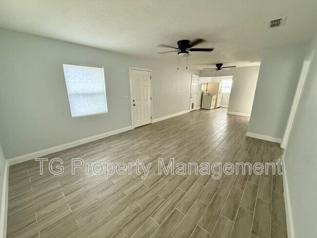 Photo - 4721 E Castlewood Dr