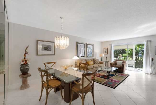 Photo - 7286 Huntington Ln Unit 306