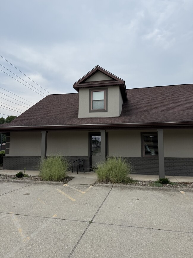 Building Photo - 165 Main St Unit 3