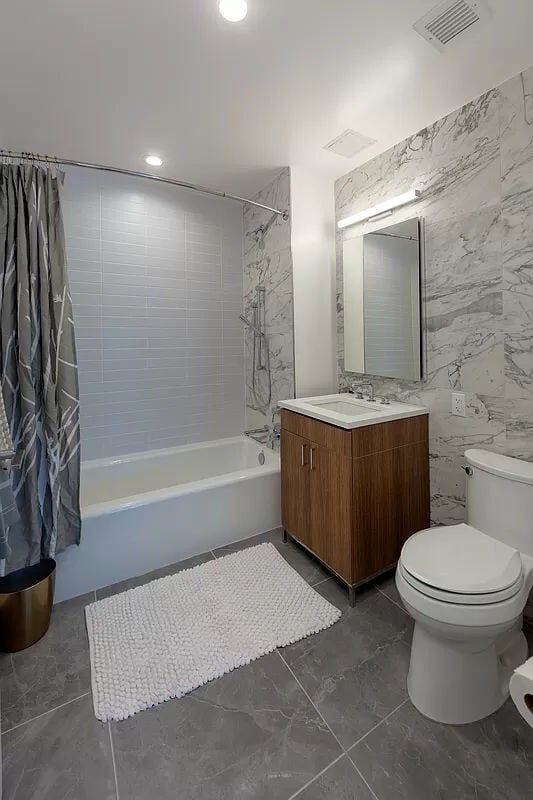 Photo - 1 Ocean Drive Unidad 20E-WEST