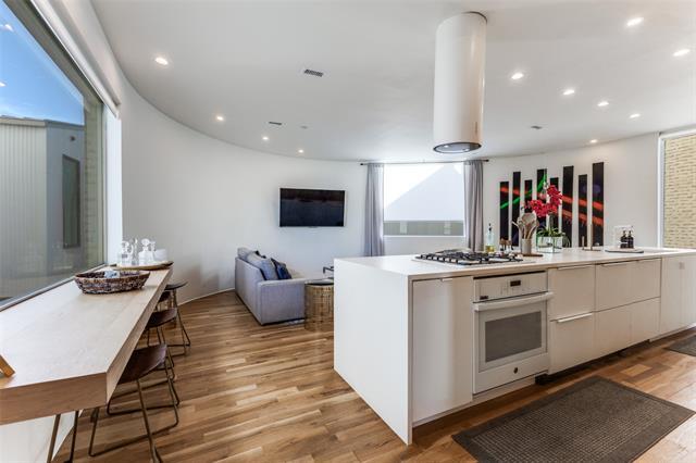 Photo - 308 Blackland Ct