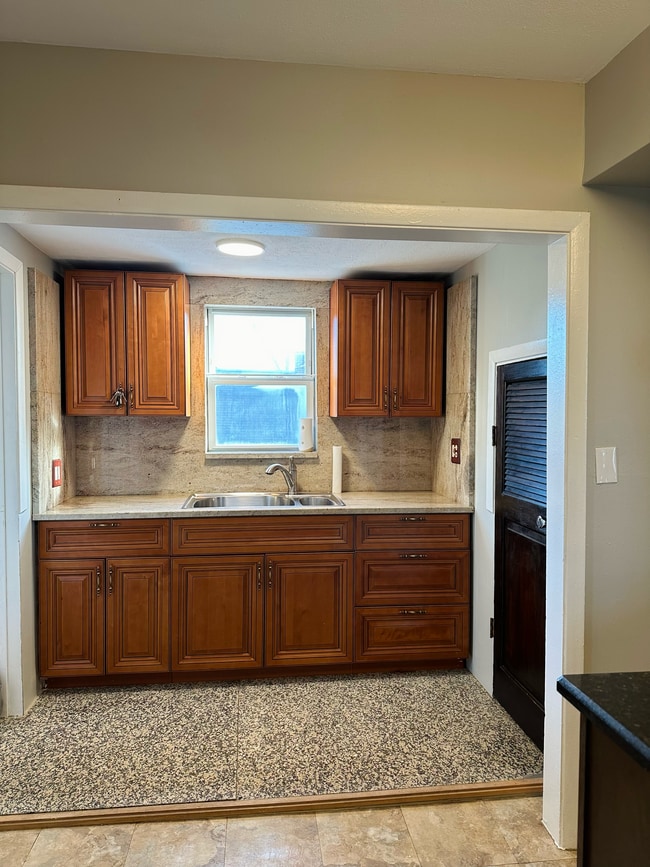 Photo - 2315 E End Ave Unit 2