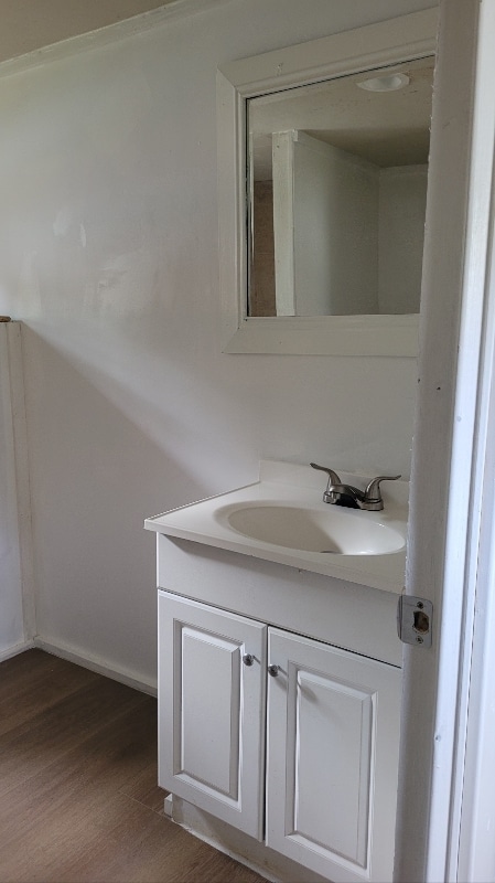 Photo - 205-437 Holt Ave