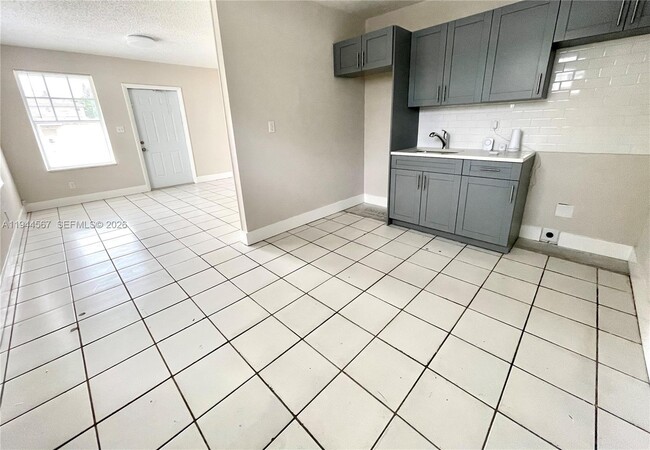 Photo - 2580 NW 4th Ct