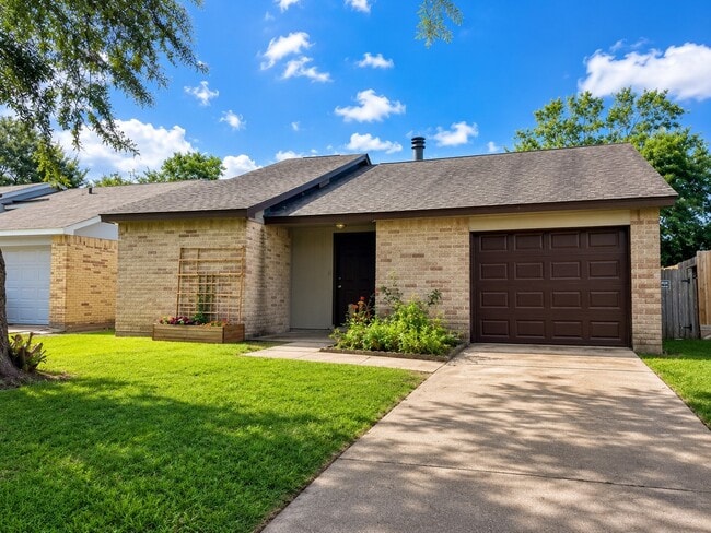 Building Photo - 19447 Cypress Cliff Dr