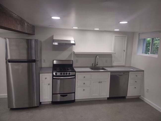 Photo - 1627 N Farragut St Unit Apt B.