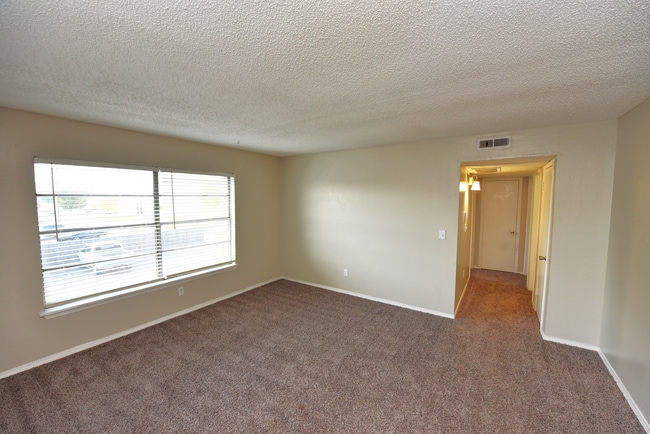 Raintree Meadows Apartments