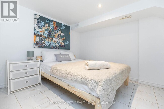 Photo - 1166 Ossington Ave