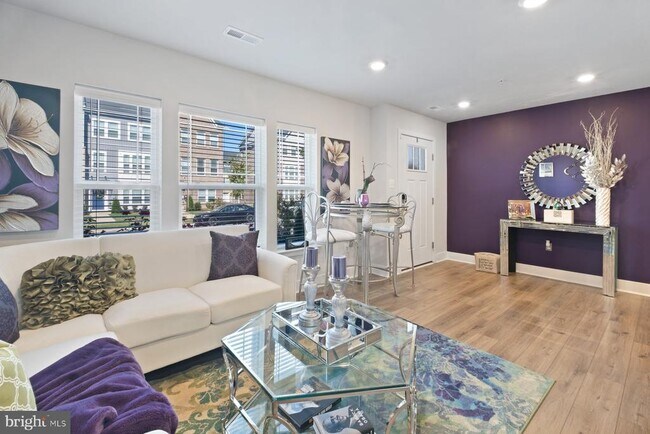 Photo - 6960 Farragut Dr