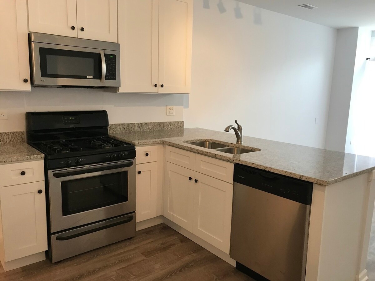 Photo - 2447 W Polk St Unit 1