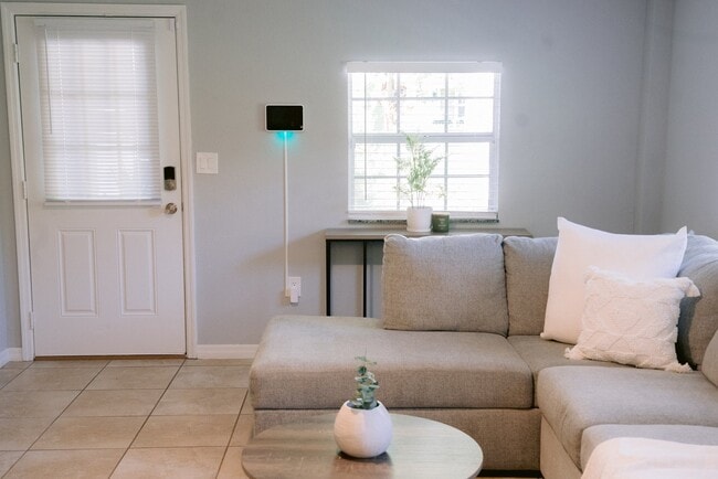 Photo - 2616 S Crystal Lake Dr Unidad B