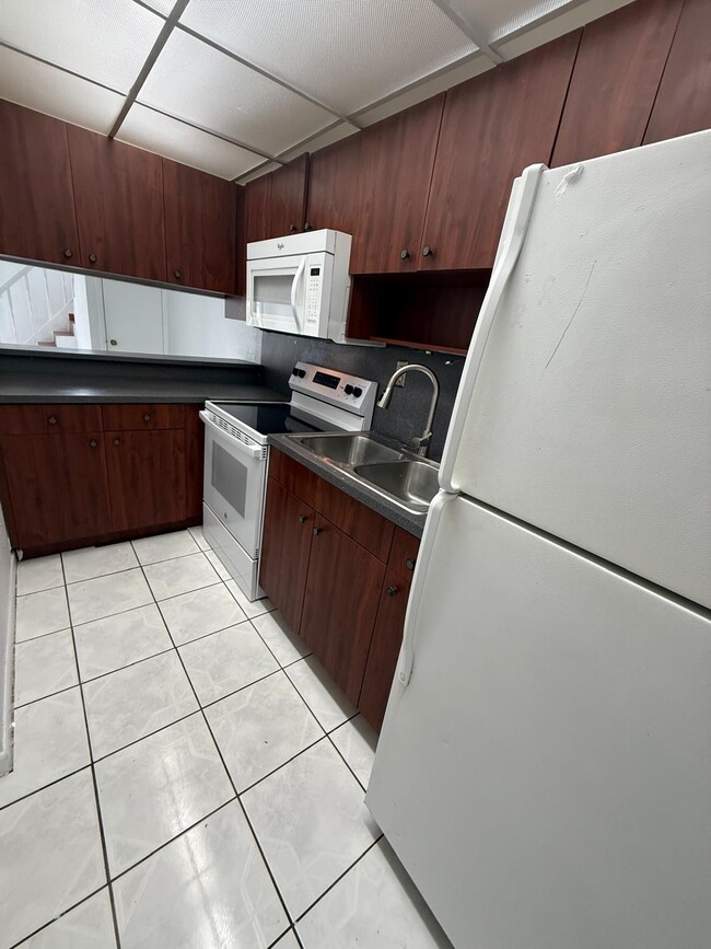 Photo - 1305 W 46th St