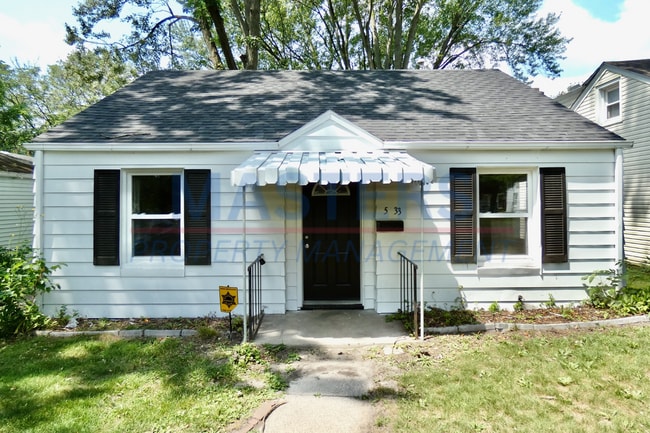 Building Photo - Charming Home with Spacious Backyard in Toledo!