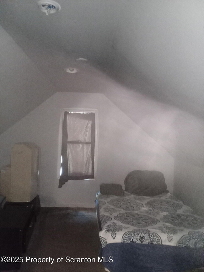 Photo - 954 E Elm St