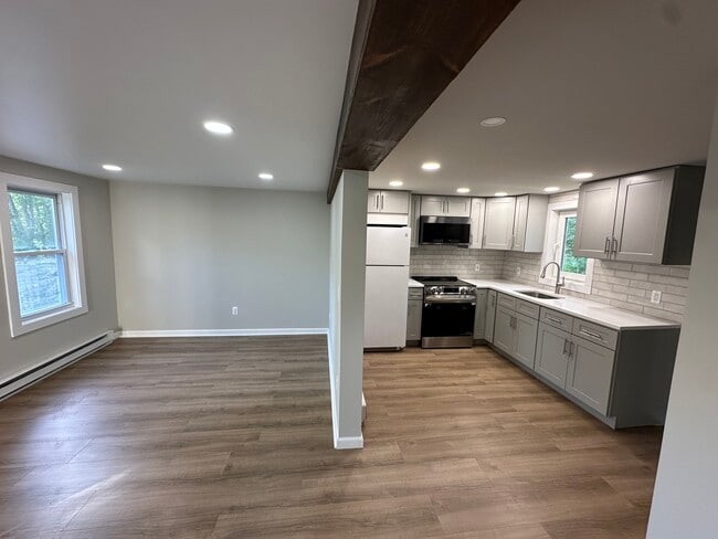 Photo - 138 Sopher St
