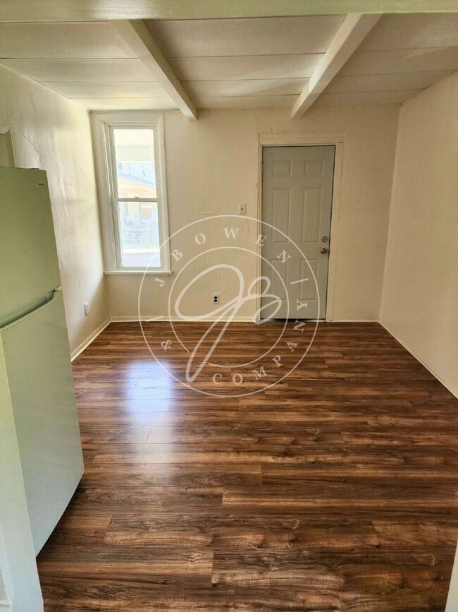 Photo - Spacious 2 Bed Home Minutes from Downtown Toledo