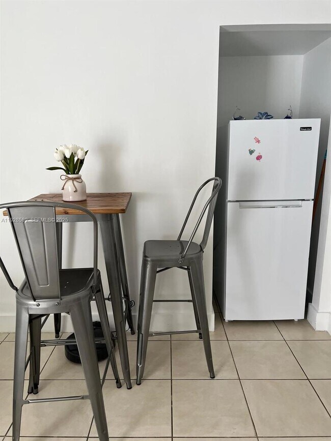 Photo - 120 NW 10th Ave Unit 4