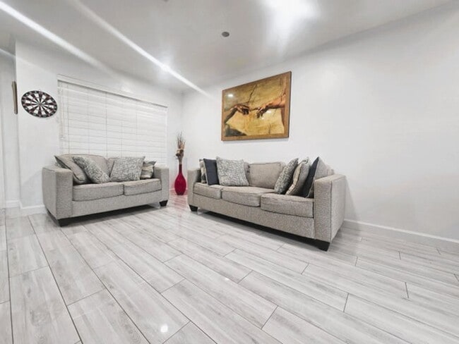 Photo - 5885 Northpointe Ln