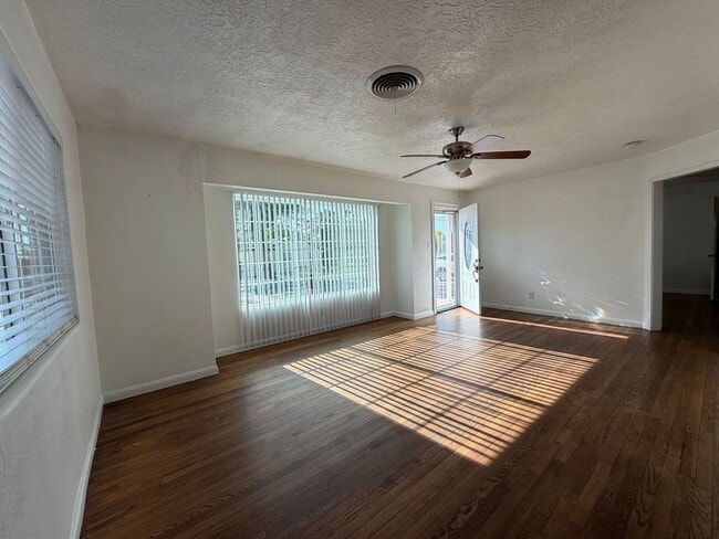Photo - 1744 N Ohio Ave
