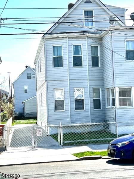 136 Division Ave