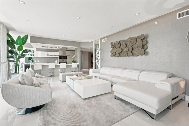 Photo - 17301 Biscayne Blvd