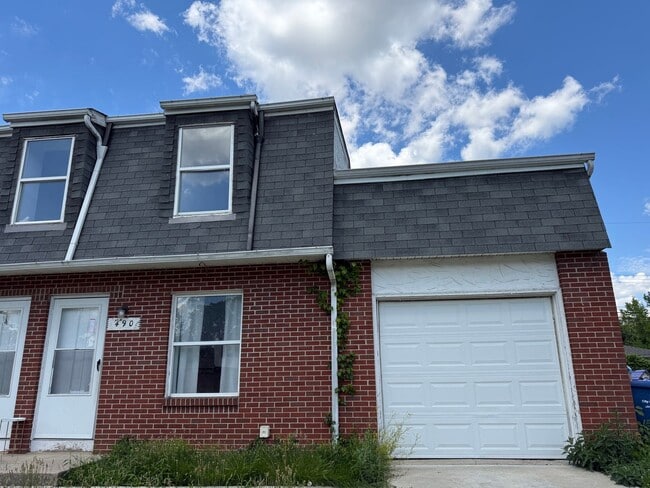 Building Photo - Updated 2-Bedroom Apartment in Gahanna School District