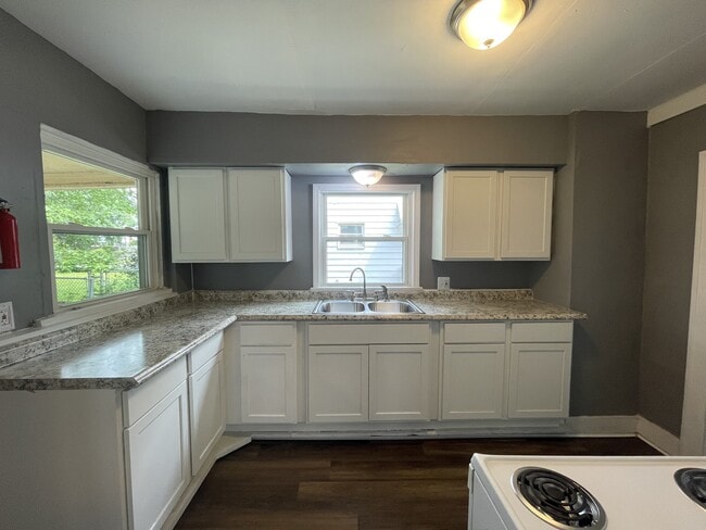 Photo - 730 Noble Ave