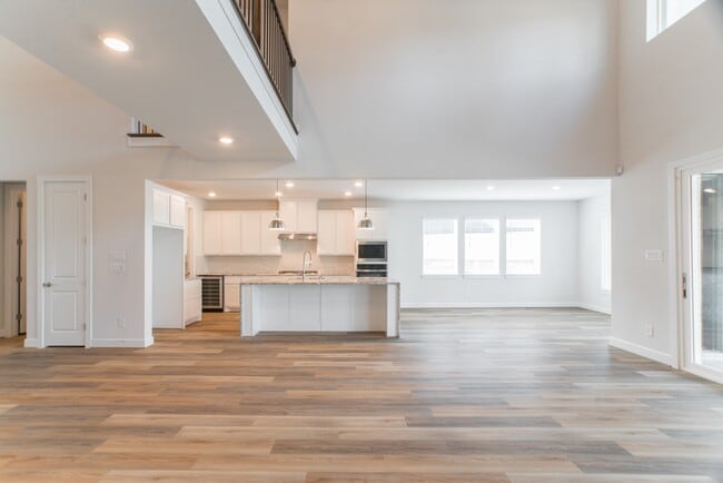 Building Photo - 11 Mariposa Wds Dr