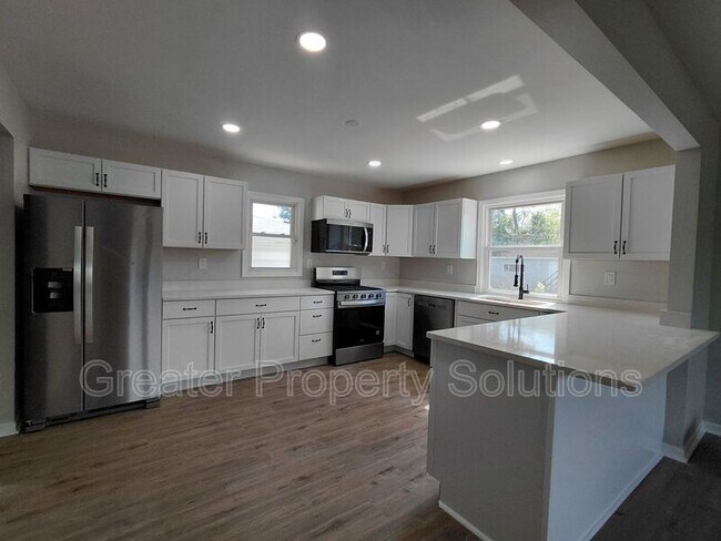 Photo - 5625 Grant St