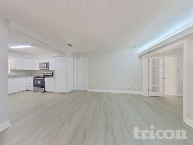 Photo - 1550 Hobson St