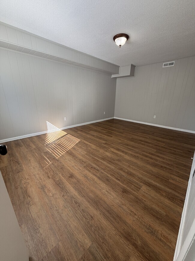Photo - 6701 Indus Way
