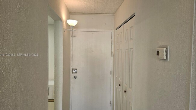 Photo - 801 NW 47th Ave Unidad 807W